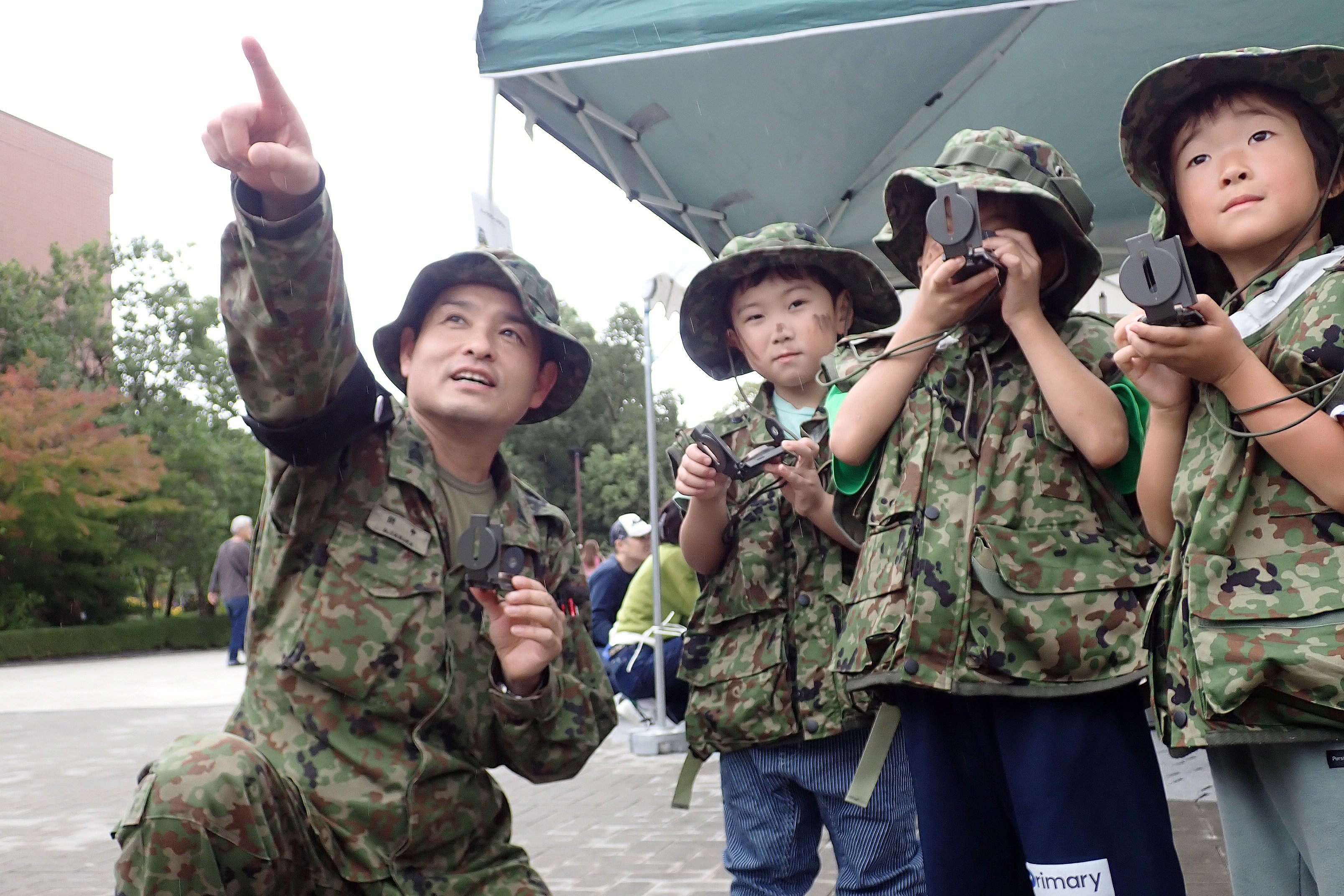 ちびっこ自衛官が大活躍 職業体験イベントで笑顔あふれる一日｜福知山駐屯地