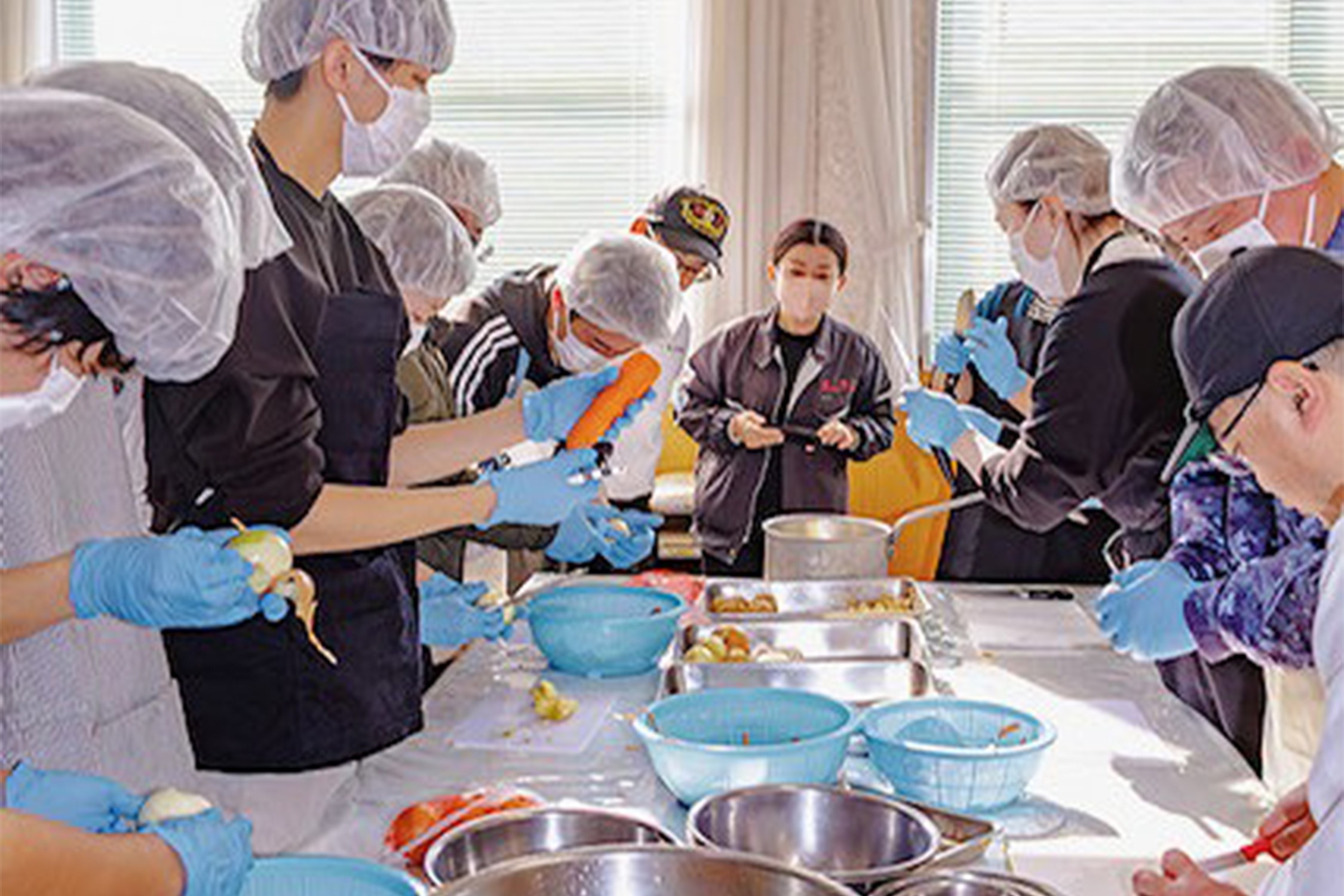 <span class='paid-label'>[会員限定]</span> 海自カレー調理実習を実施 体験通じ理解深まる｜新潟地本