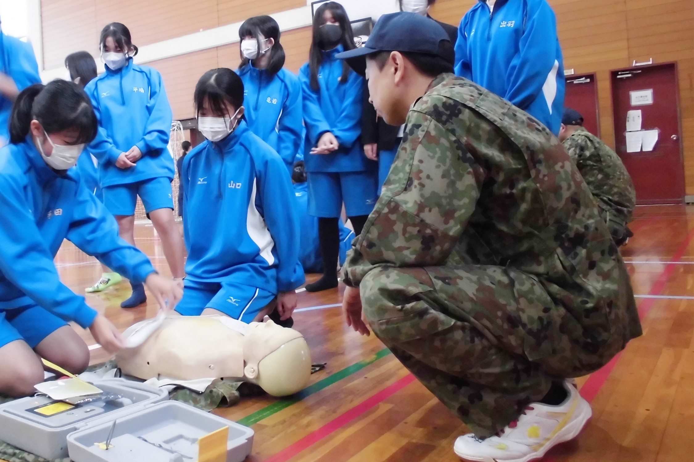 「自分にできる救命」を学ぶ 中学生が心肺蘇生や搬送法を体験｜和歌山地本