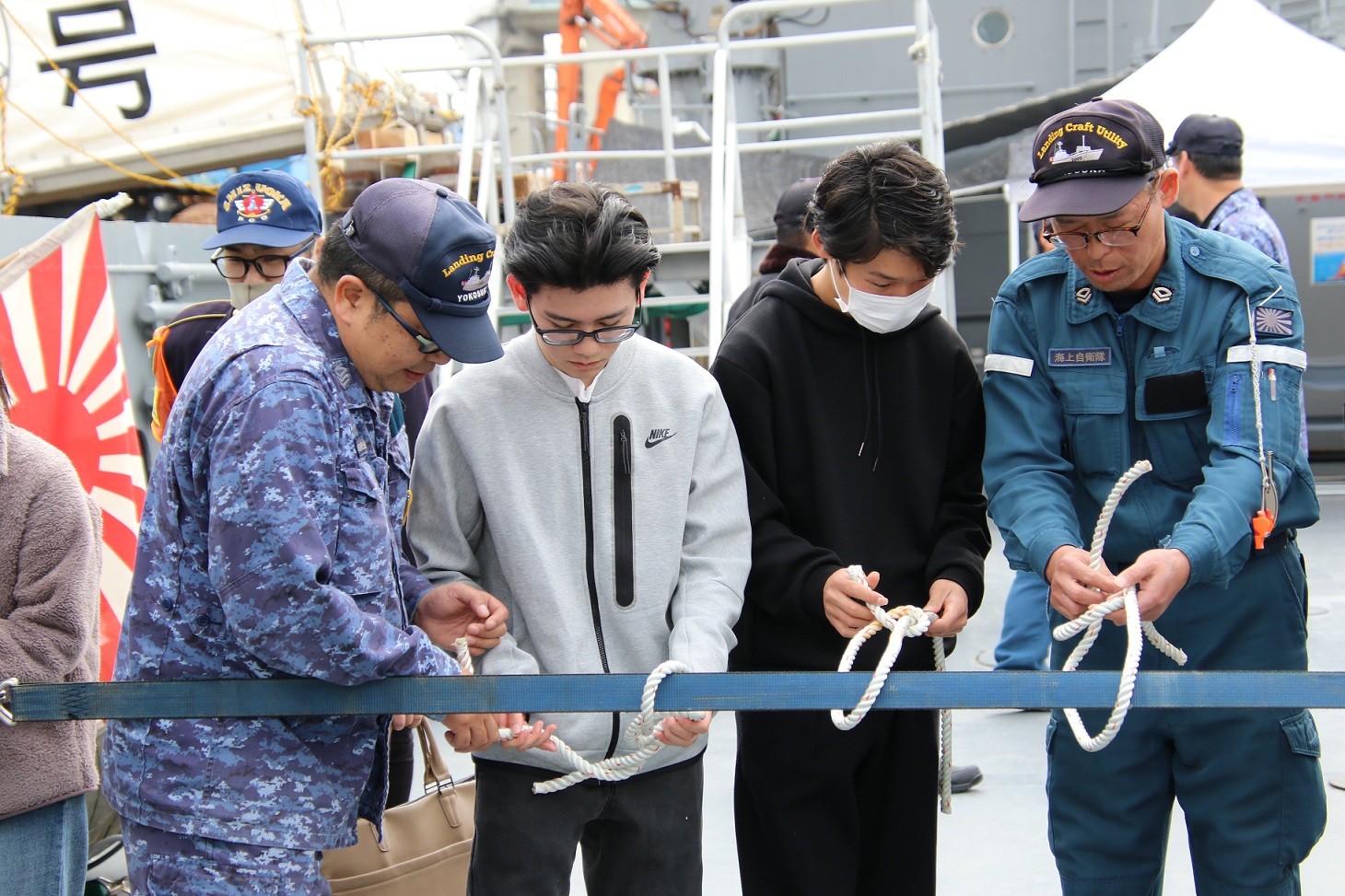 海の任務を間近に 輸送艇特別公開で広がる進路の視野｜静岡地本