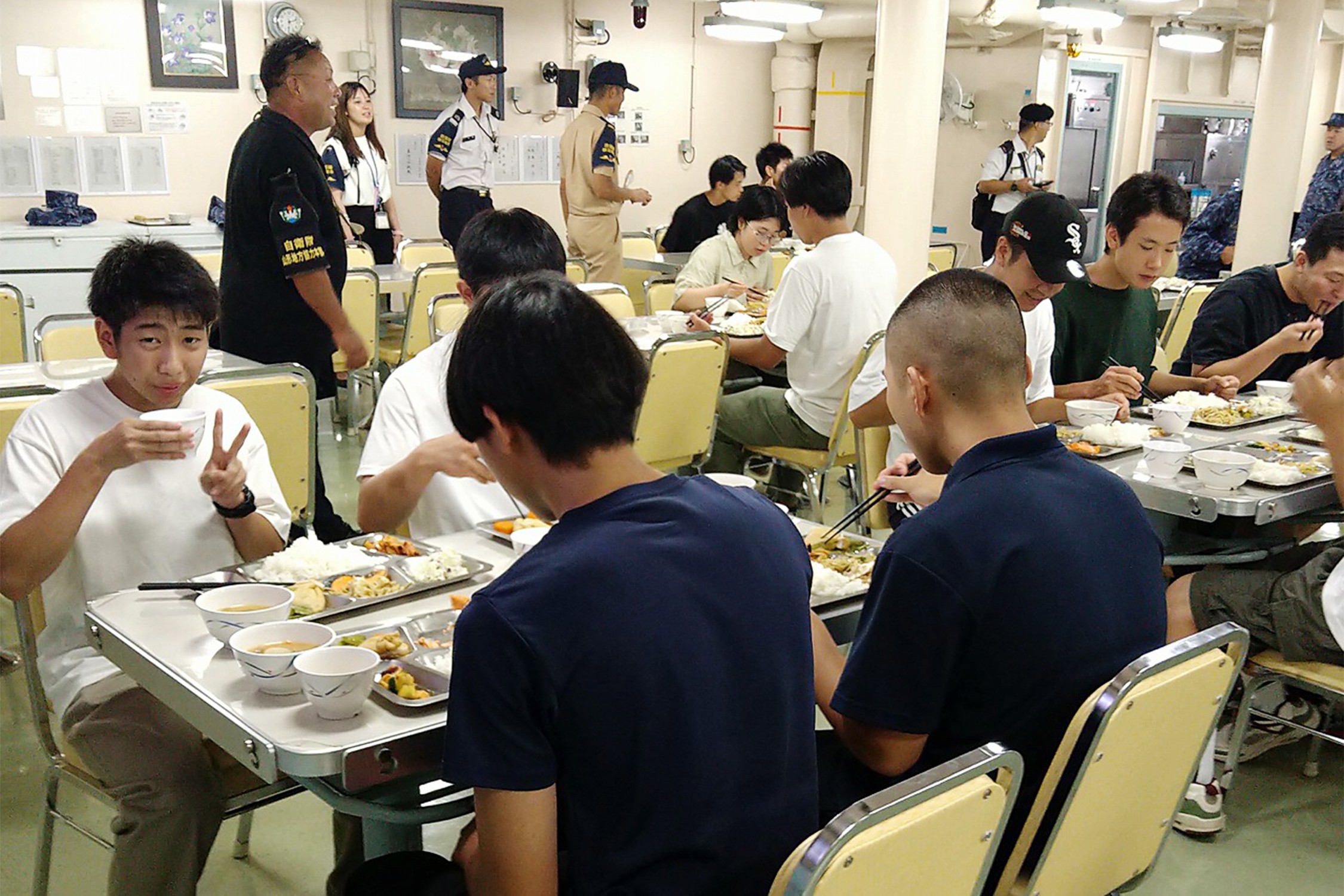 護衛艦「かが」で体験宿泊 参加者が笑顔で“普段は絶対に体験できない”｜栃木地本