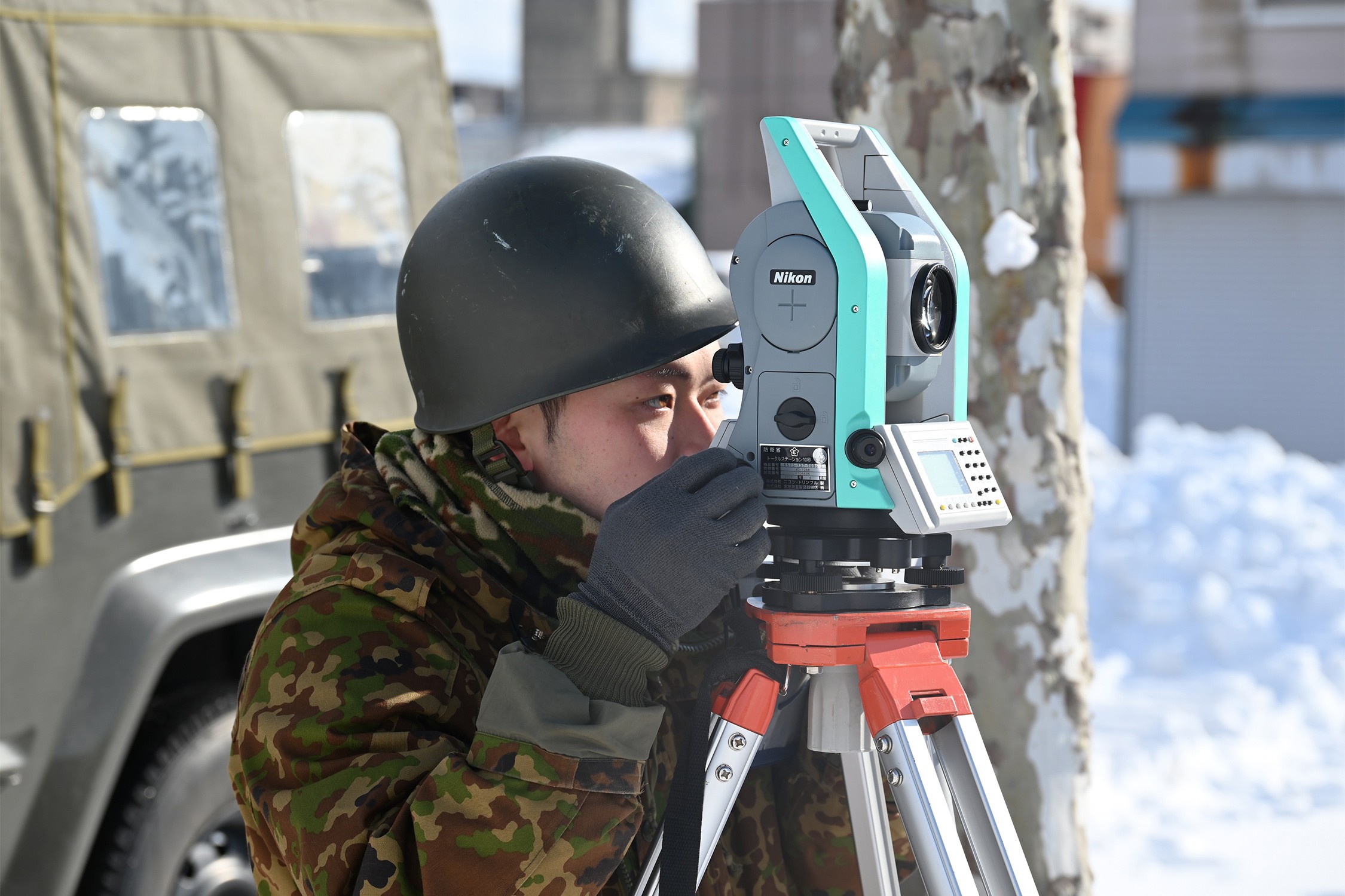 雪不足乗り越え完成 地域に大型滑り台引き渡し｜岩見沢駐屯地