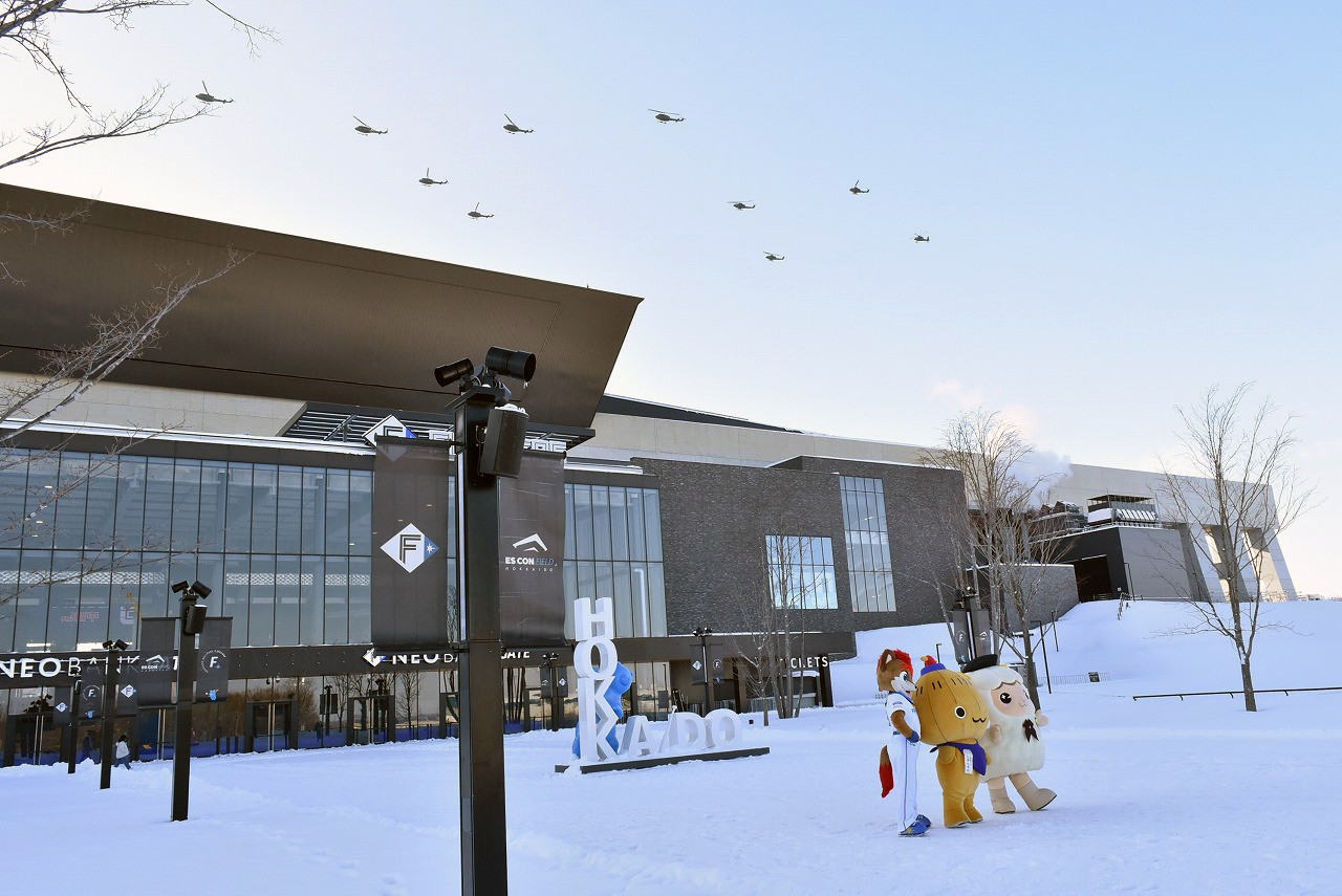 青空に願いを託して 年初編隊飛行を撮る｜札幌地本