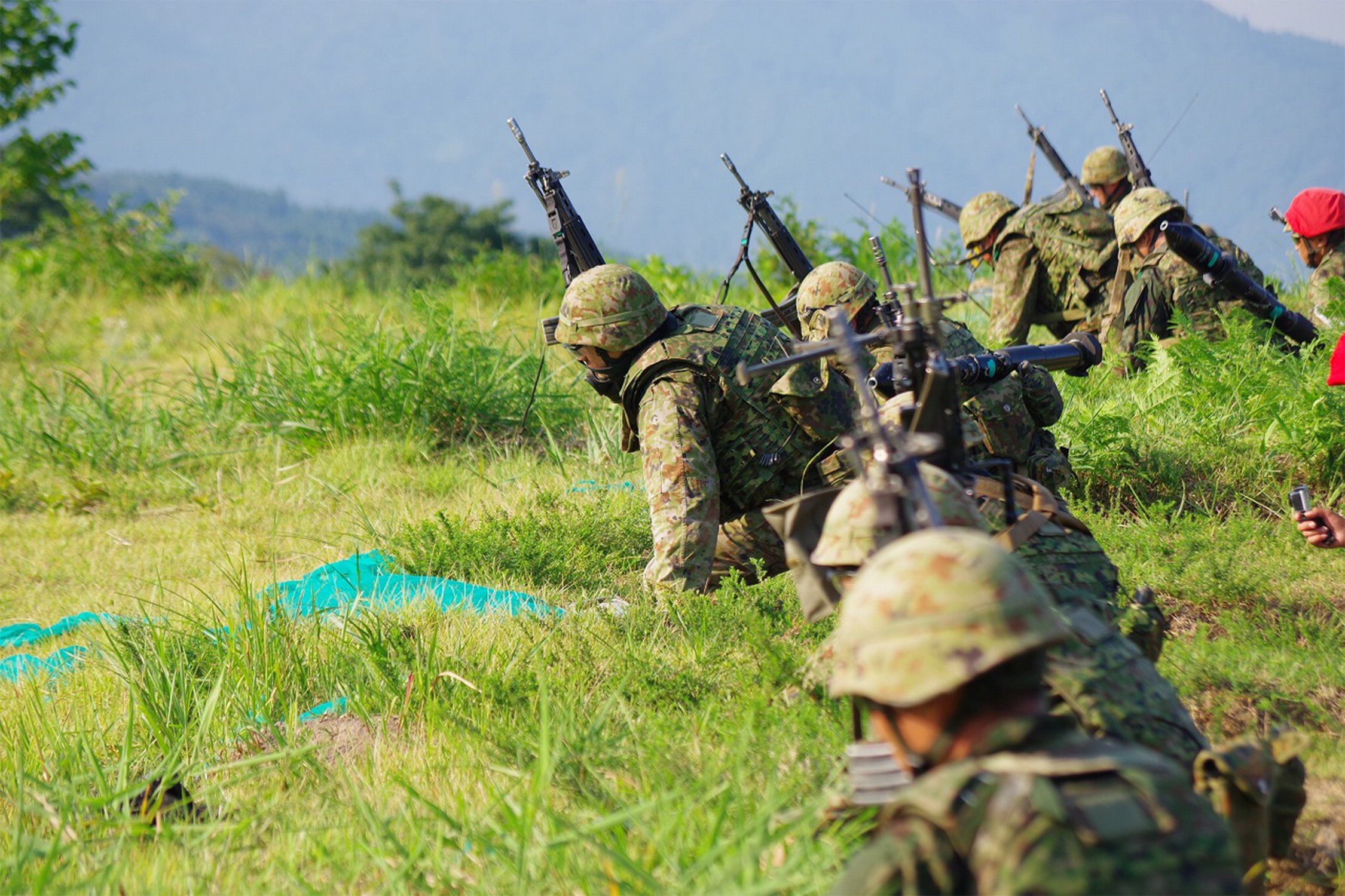 旅団統制総合戦闘射撃訓練を実施 実戦的な火力・機動連携を検証｜第12旅団