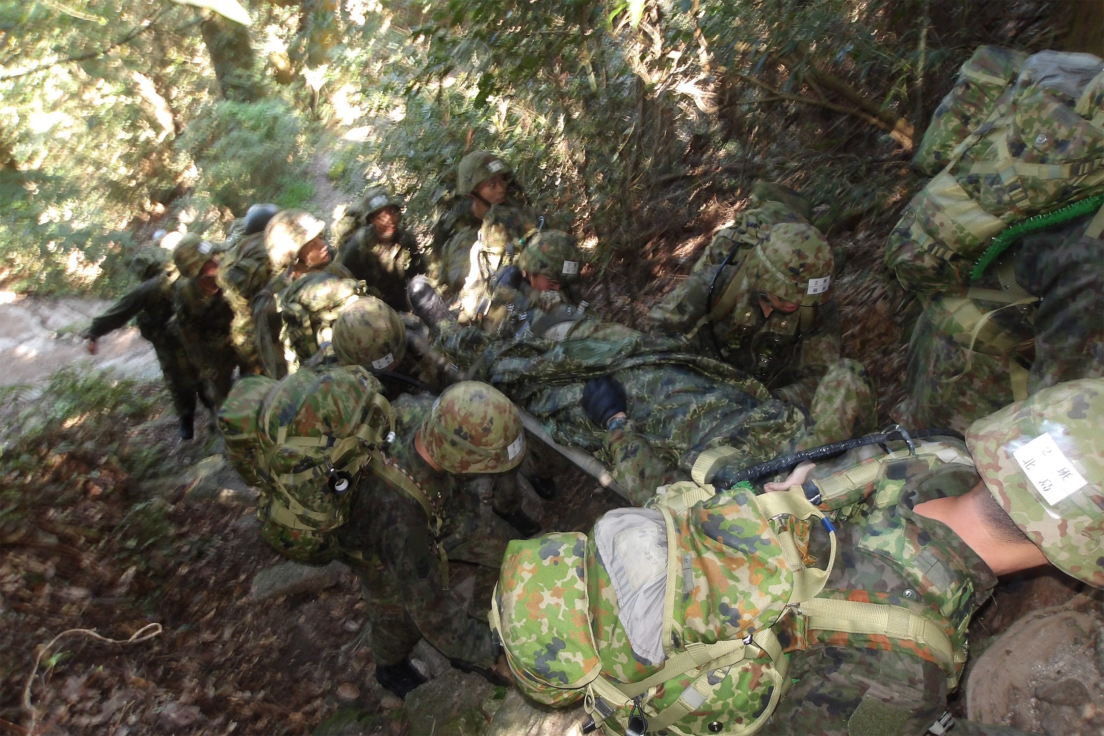 心技体を磨く伝統訓練　准看学生が第2回山地行進訓練を実施｜自衛隊福岡病院