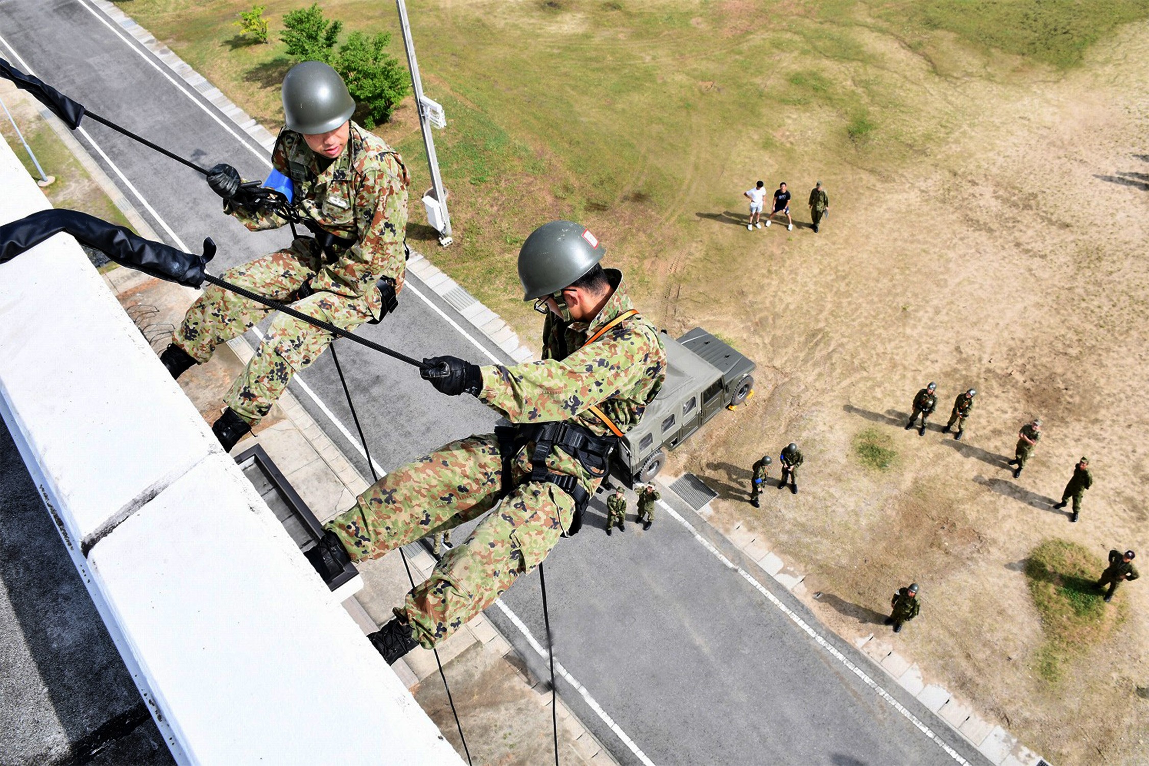 普通科部隊の実情を体感 防大生11人が野営や懸垂降下に挑戦｜久居駐屯地