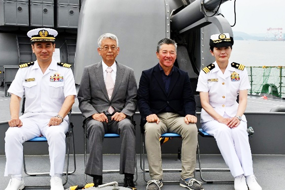 制服ファッションショーや手旗信号体験も! 護衛艦あさぎりが伊万里を沸かせる｜佐賀地本