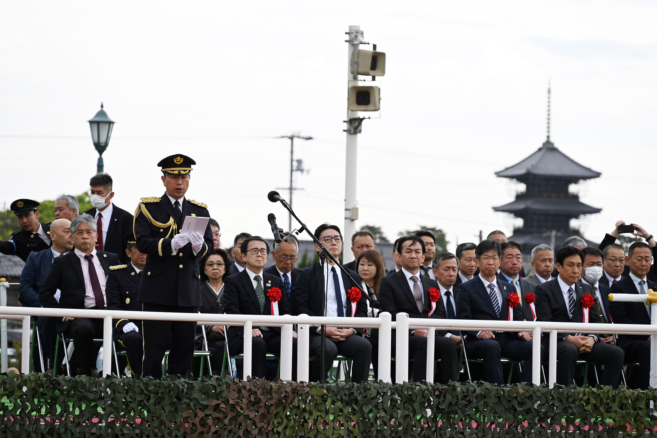 陸上自衛隊 第14旅団　旅団長チャレンジ さらなる挑戦」胸に節目祝う 約1万人の来場者から歓声と声援｜第14旅団