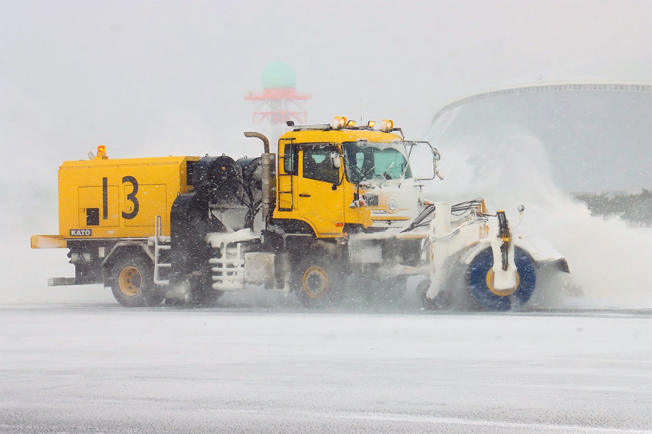 降雪に備え万全の態勢 除雪隊「オニオンスノーファイターズ」始動｜丘珠駐屯地
