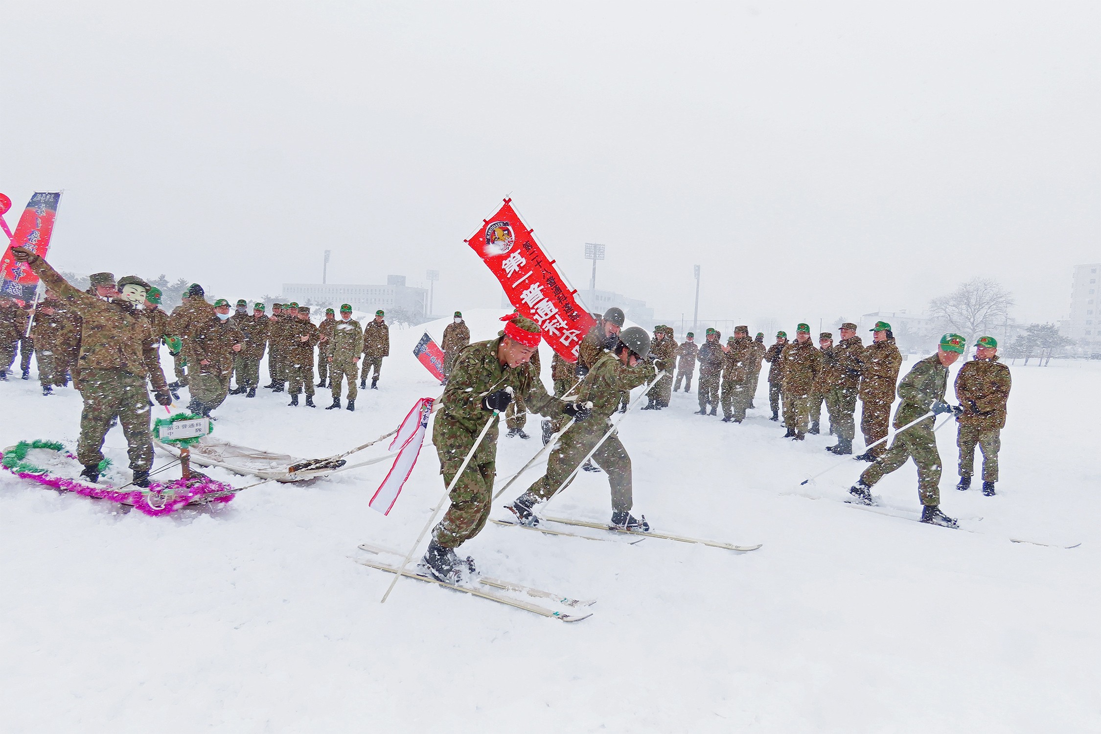 雪上で歓迎行事 官品スキーに挑む｜函館駐屯地