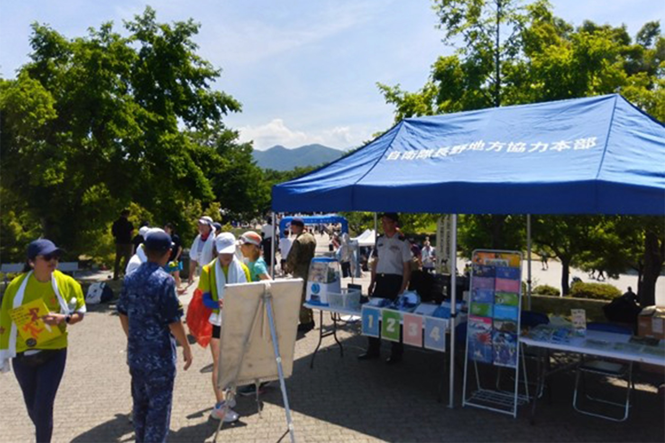 「小布施見にマラソン」で広報ブース出展 ランナーや来場者と交流深める｜長野地本