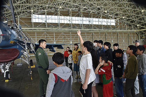 【特集：百里基地 Vol.1】ドローン×警備犬×戦闘機！ワクワクが止まらない百里基地見学ツアー｜百里基地